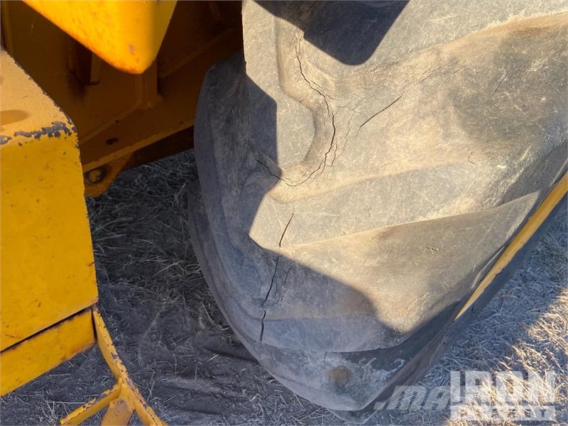 John Deere 210C 轮式装载机