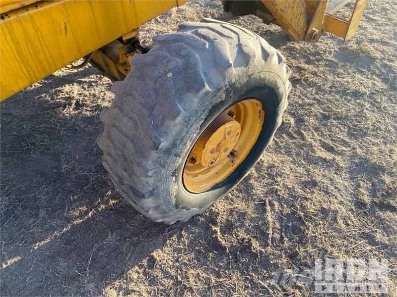 John Deere 210C 轮式装载机