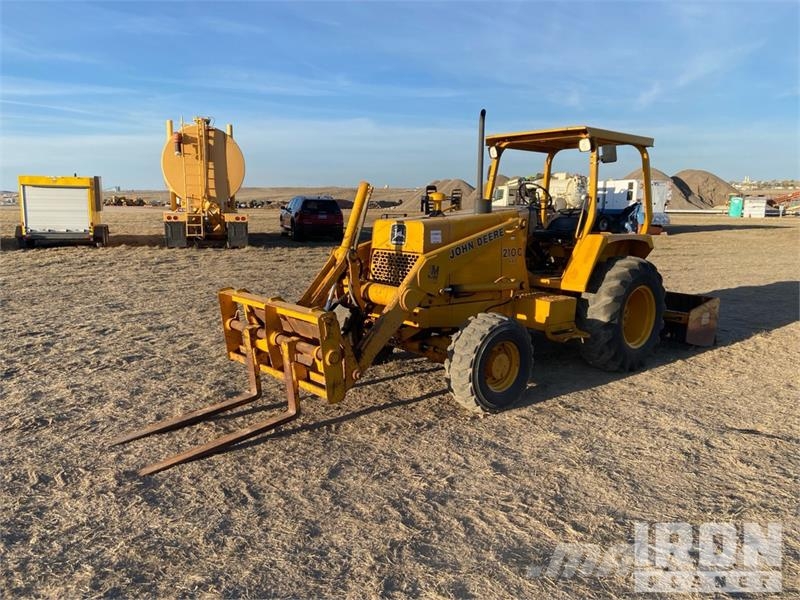 John Deere 210C 轮式装载机