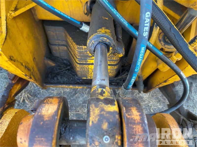 John Deere 210C 轮式装载机
