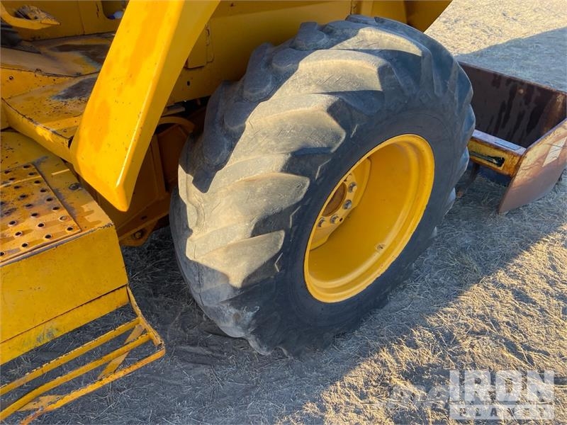 John Deere 210C 轮式装载机
