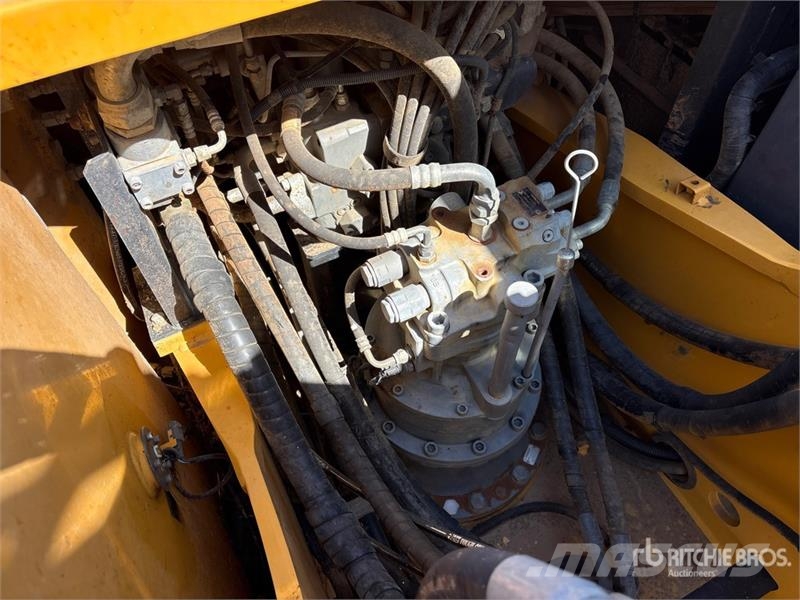 John Deere 210G LC Tracked Excavator Paletli ekskavatörler