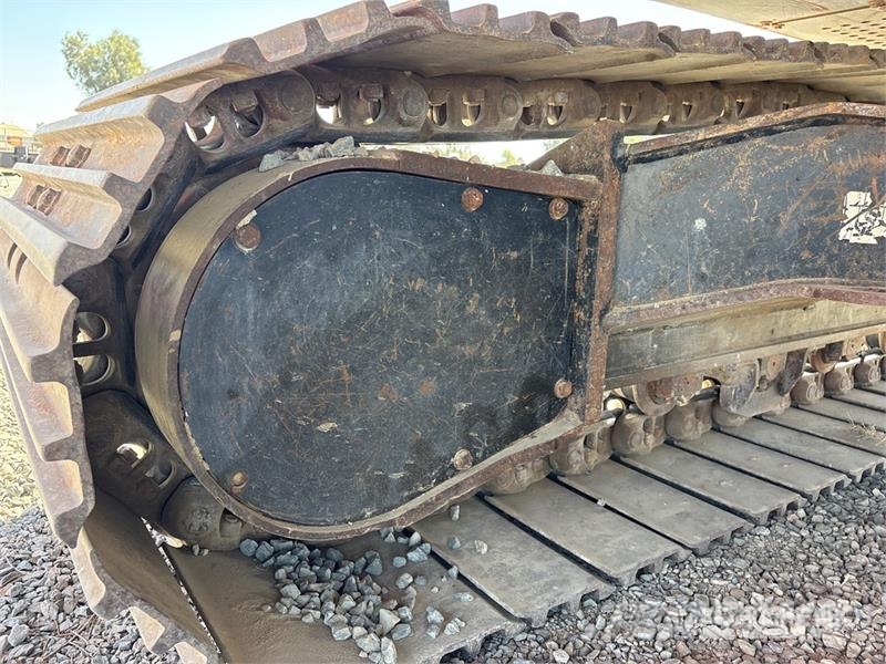 John Deere 210G LC Tracked Excavator Paletli ekskavatörler
