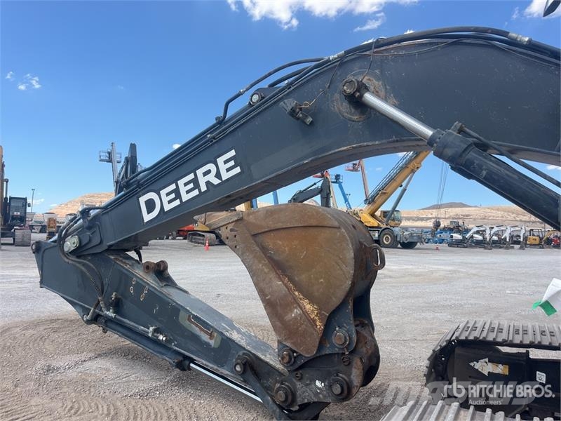 John Deere 210GLC Tracked Excavator Bagri goseničarji