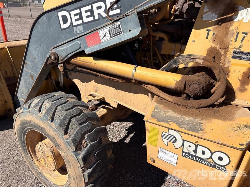 John Deere 210K Tekerlekli yükleyiciler