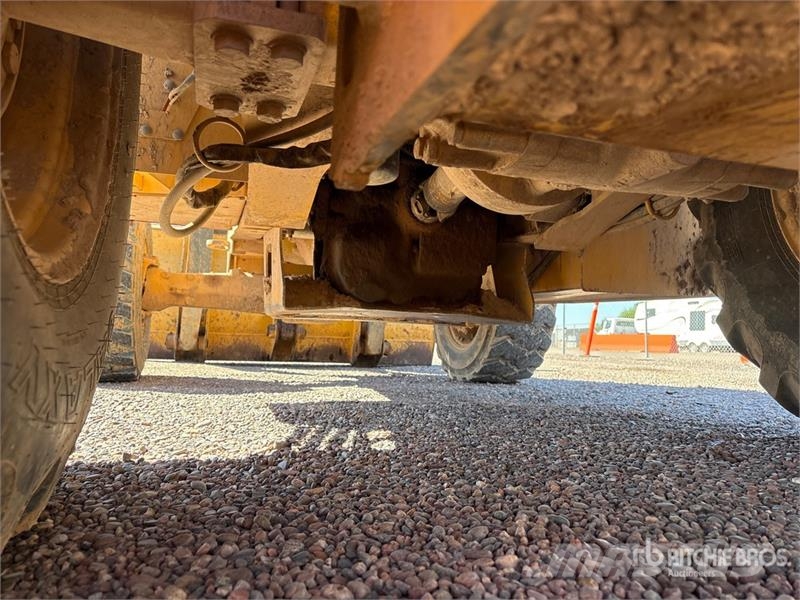 John Deere 210K Tekerlekli yükleyiciler