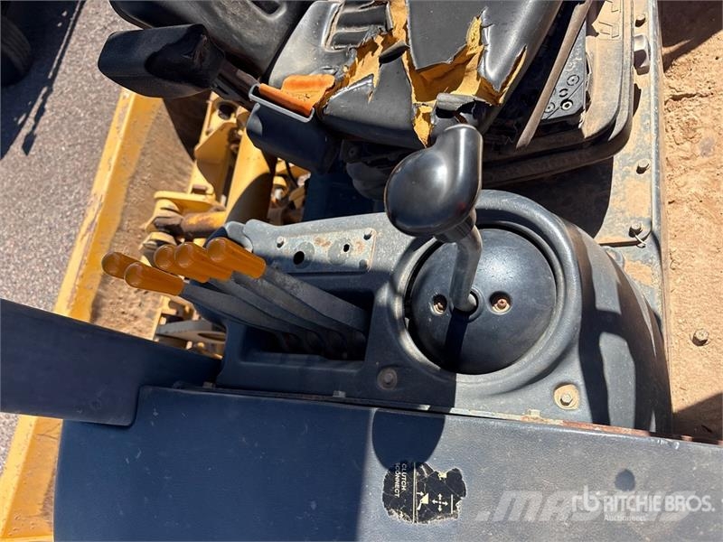 John Deere 210K Tekerlekli yükleyiciler