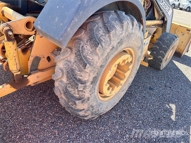 John Deere 210K Tekerlekli yükleyiciler