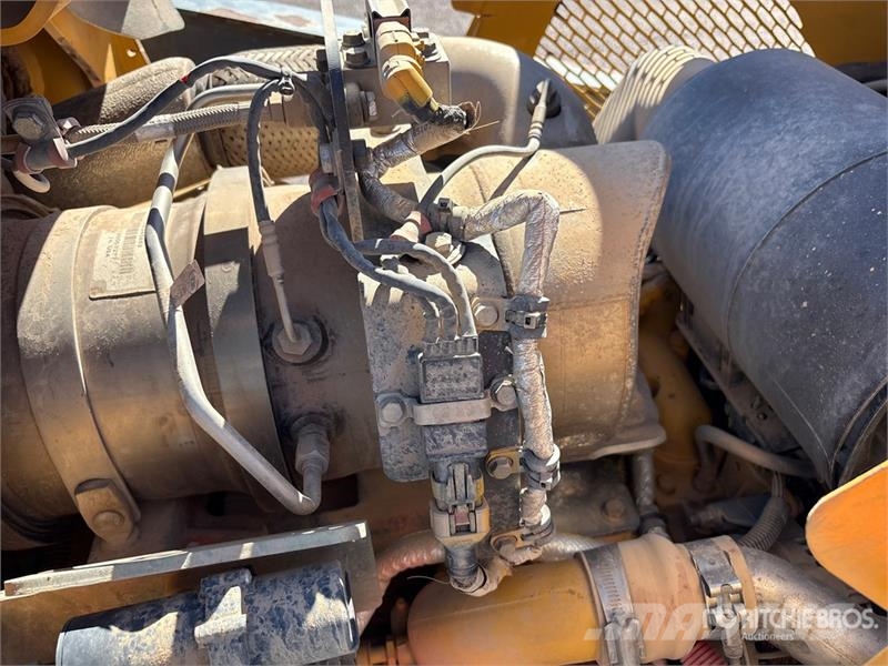 John Deere 210K Tekerlekli yükleyiciler