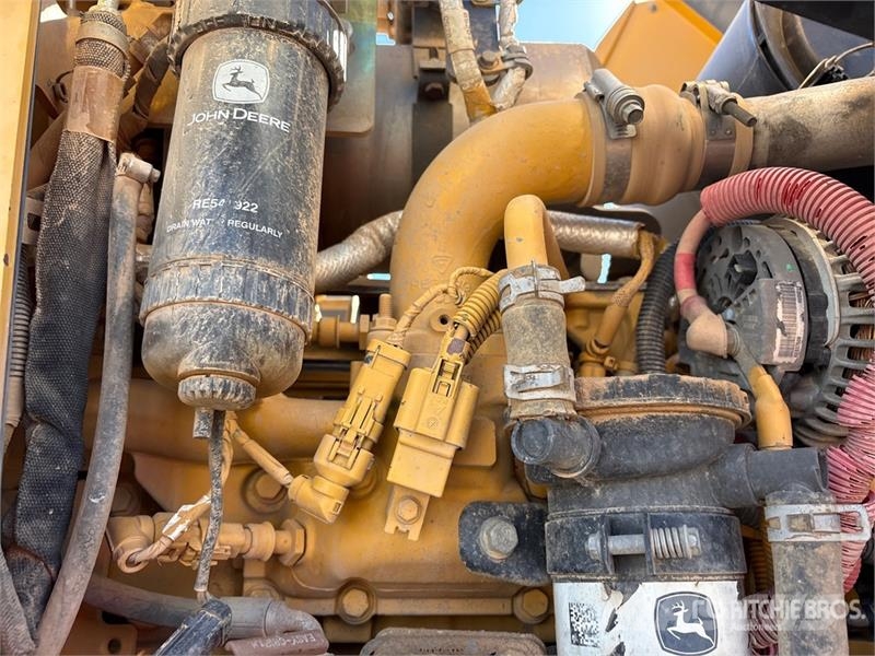 John Deere 210K Tekerlekli yükleyiciler