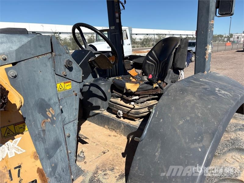 John Deere 210K Tekerlekli yükleyiciler