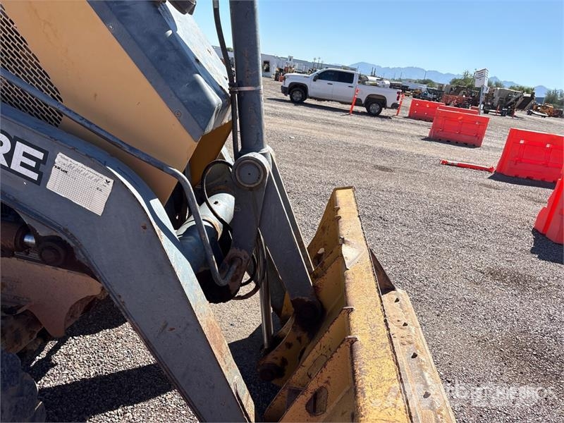 John Deere 210K Tekerlekli yükleyiciler