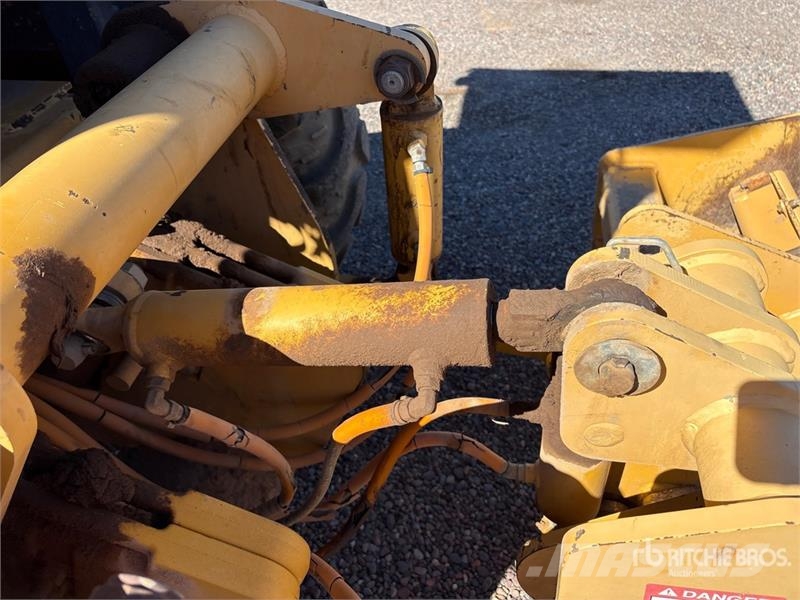 John Deere 210K Tekerlekli yükleyiciler