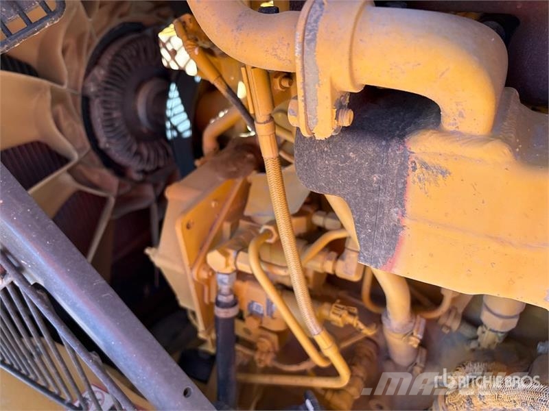 John Deere 210K Tekerlekli yükleyiciler