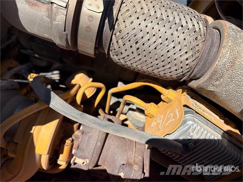 John Deere 210K Tekerlekli yükleyiciler