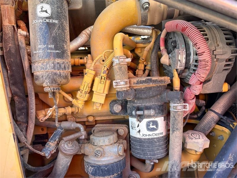 John Deere 210K Tekerlekli yükleyiciler