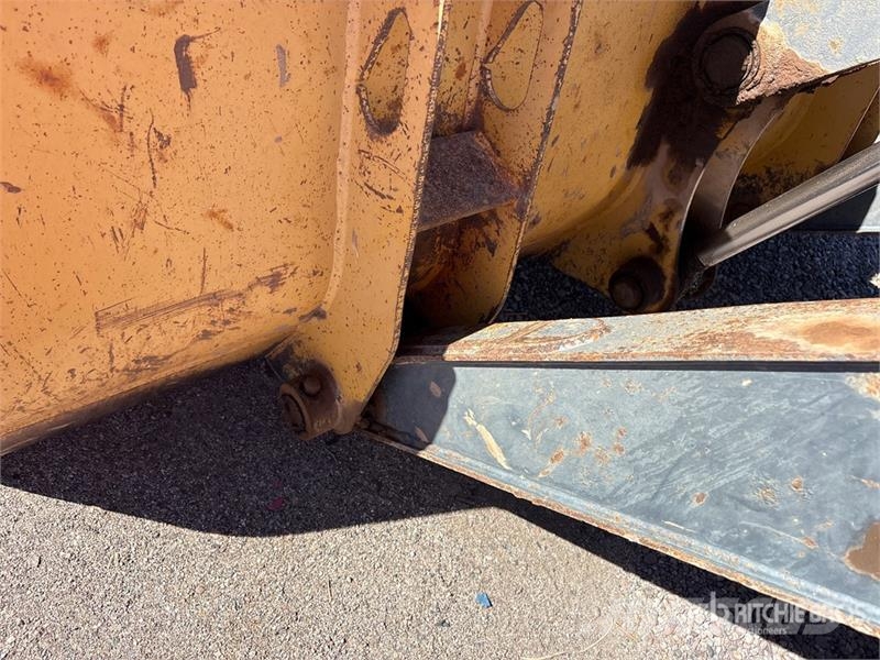 John Deere 210K Tekerlekli yükleyiciler