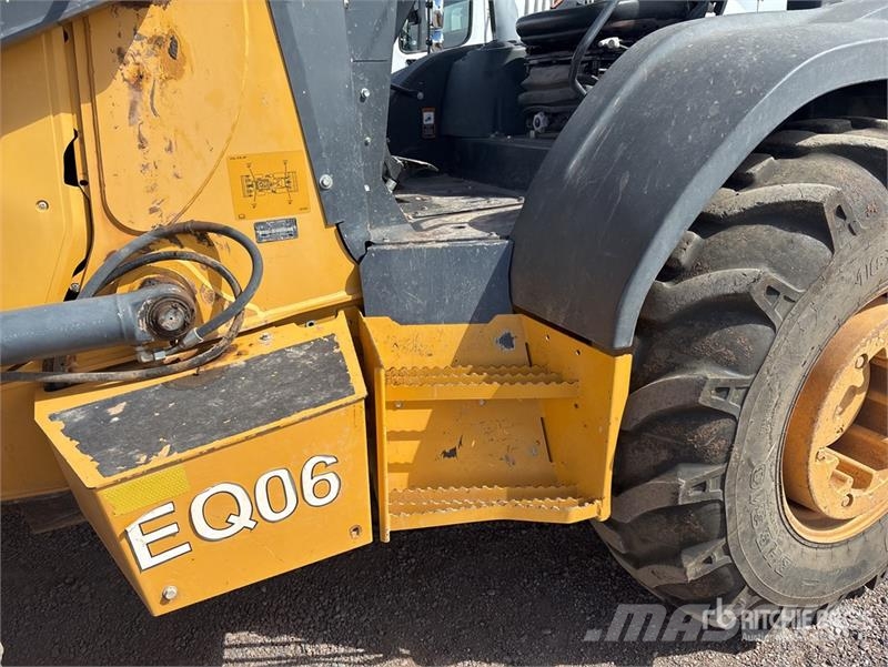 John Deere 210L 4x4 Landscape Loader Wielladers