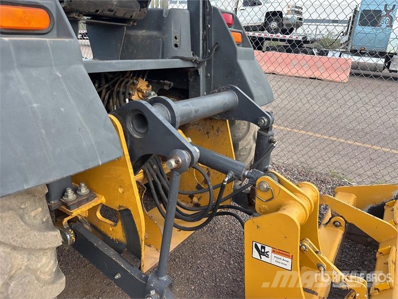 John Deere 210L 4x4 Landscape Loader Radlader