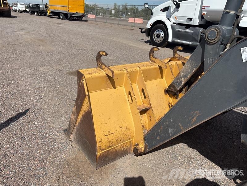 John Deere 210L 4x4 Landscape Loader Wielladers