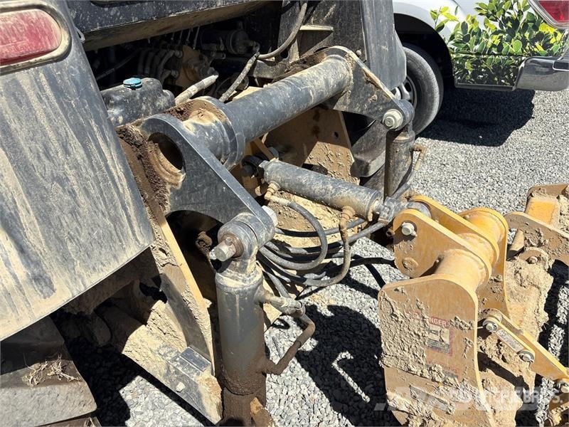 John Deere 210L 4x4 Landscape Loader Kolesni nakladalci