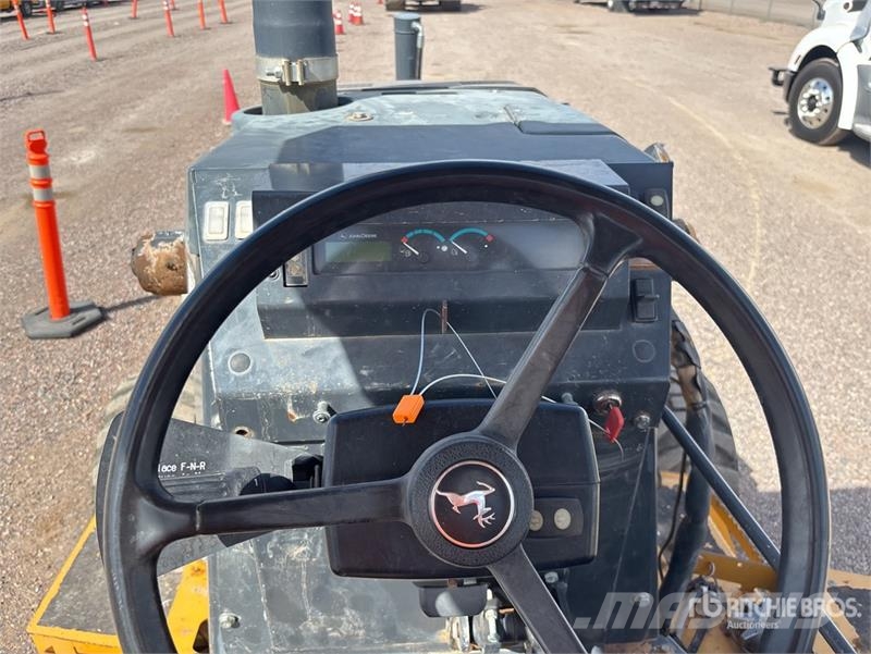John Deere 210L 4x4 Landscape Loader Wielladers