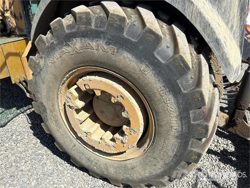 John Deere 210L 4x4 Landscape Loader Kolesni nakladalci