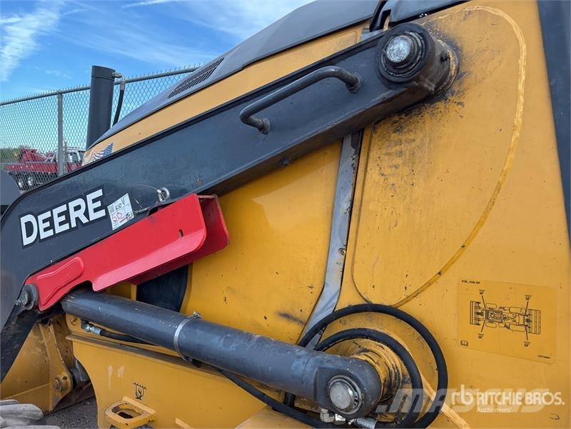 John Deere 210L 4x4 Landscape Loader Radlader