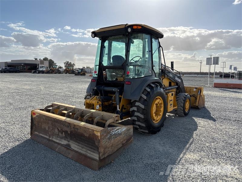 John Deere 210L 4x4 Landscape Loader لوادر بعجل