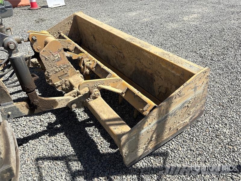 John Deere 210L 4x4 Landscape Loader Kolesni nakladalci
