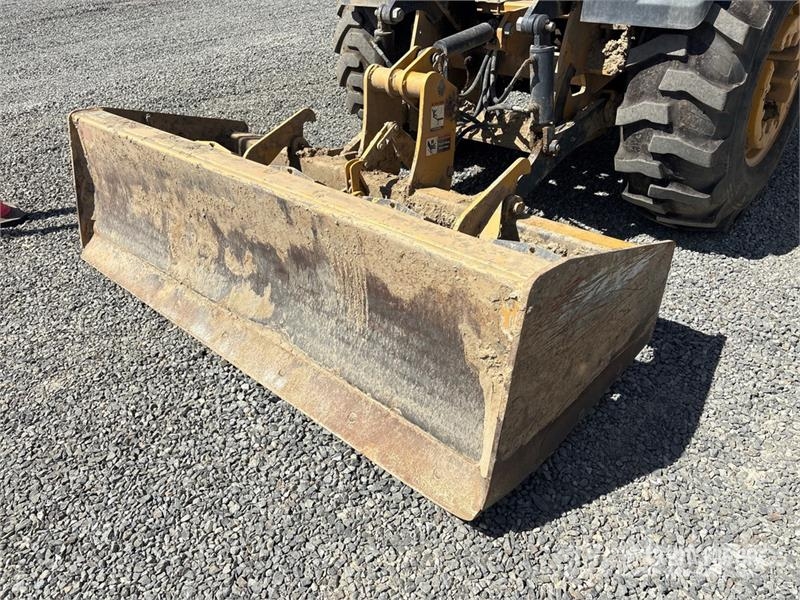 John Deere 210L 4x4 Landscape Loader Kolesni nakladalci