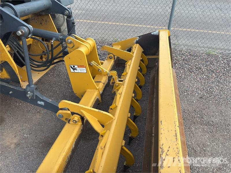 John Deere 210L 4x4 Landscape Loader Radlader