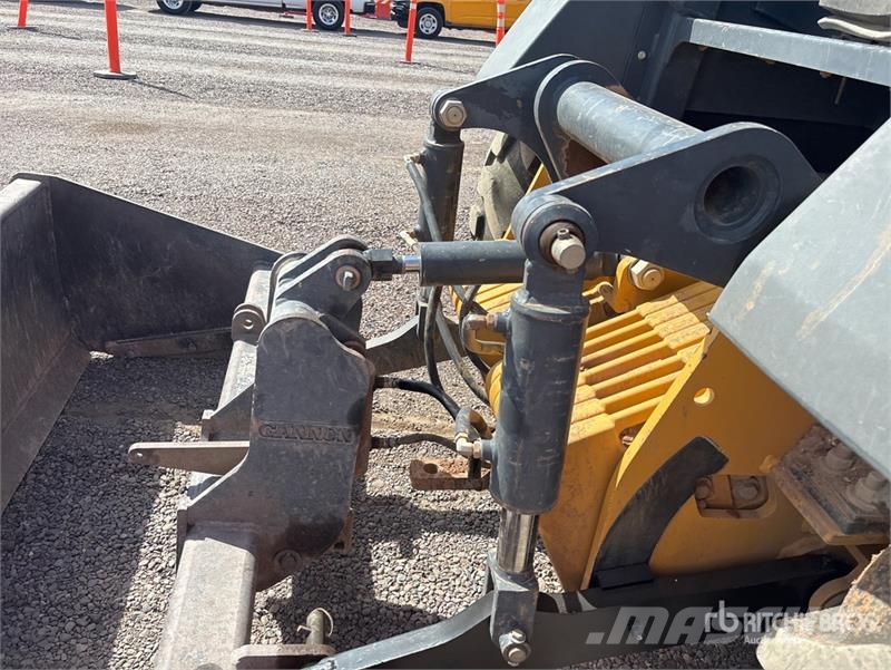 John Deere 210L 4x4 Landscape Loader Wielladers