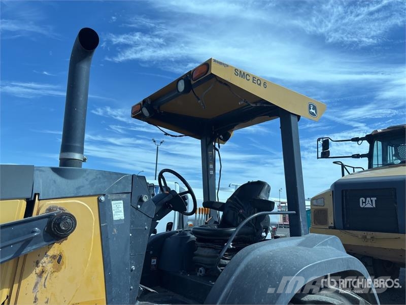 John Deere 210L 4x4 Landscape Loader Wielladers
