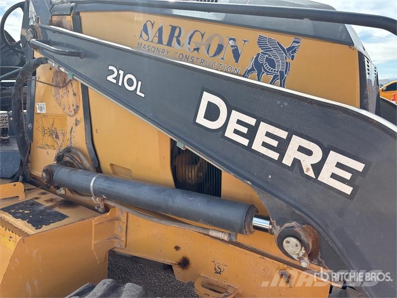 John Deere 210L 4x4 Landscape Loader Wielladers