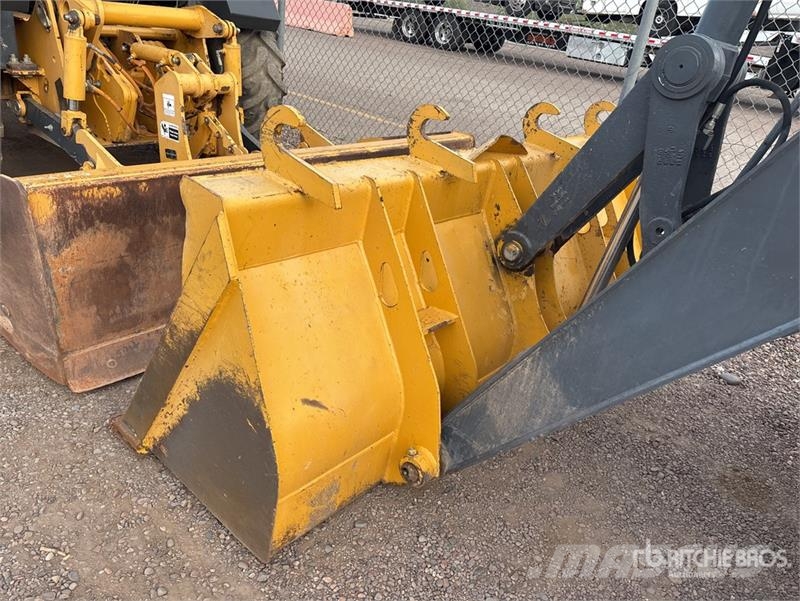 John Deere 210L 4x4 Landscape Loader Radlader