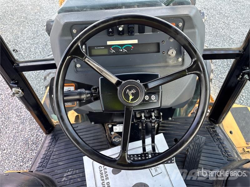 John Deere 210L 4x4 Landscape Loader لوادر بعجل