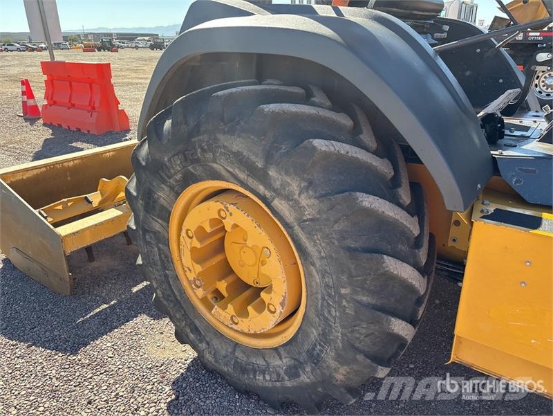 John Deere 210L EP 4x4 Landscape Loader Gumikerekes homlokrakodók