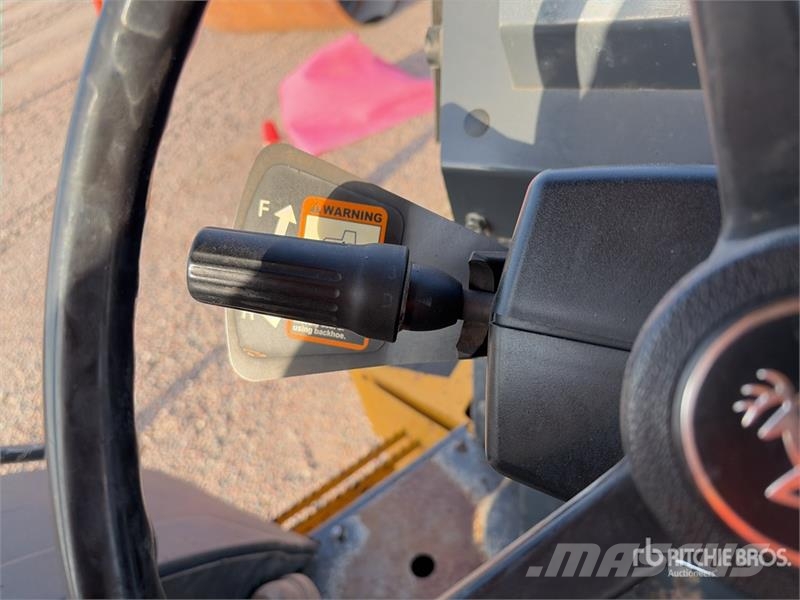 John Deere 210L EP 4x4 Landscape Loader Фронтальні навантажувачі