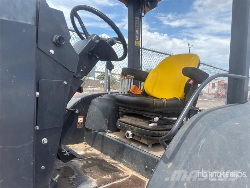 John Deere 210L EP 4x4 Landscape Loader Kolesni nakladalci