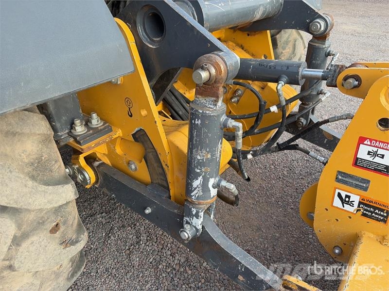 John Deere 210L EP 4x4 Landscape Loader Kolesni nakladalci