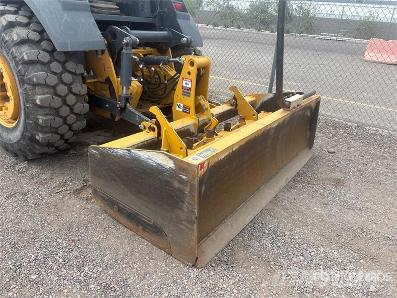 John Deere 210L EP 4x4 Landscape Loader Kolesni nakladalci