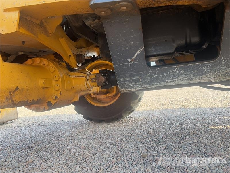John Deere 210L EP 4x4 Landscape Loader Фронтальні навантажувачі