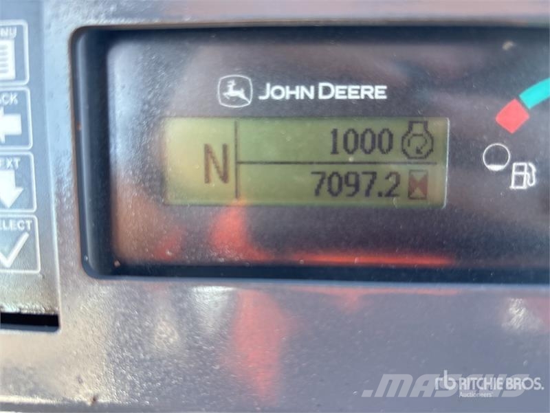 John Deere 210L EP 4x4 Landscape Loader Gumikerekes homlokrakodók