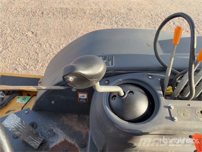 John Deere 210L EP 4x4 Landscape Loader Фронтальні навантажувачі