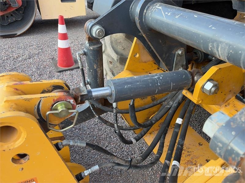 John Deere 210L EP 4x4 Landscape Loader Kolesni nakladalci