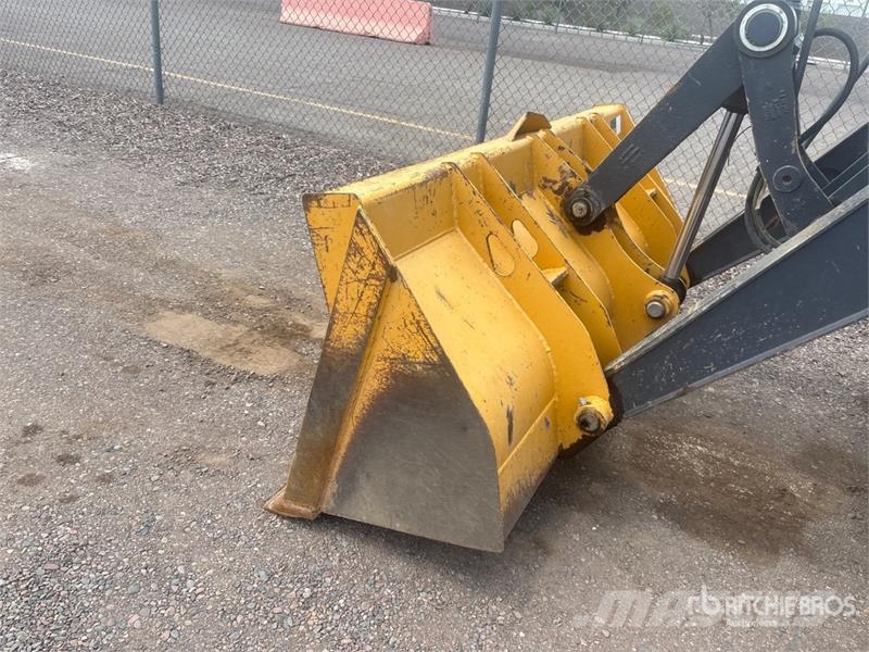 John Deere 210L EP 4x4 Landscape Loader Kolesni nakladalci