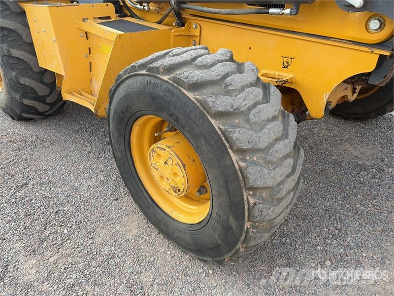 John Deere 210L EP 4x4 Landscape Loader Kolesni nakladalci