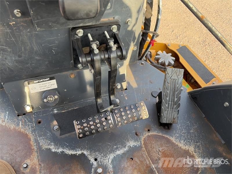 John Deere 210L EP 4x4 Landscape Loader Kolesni nakladalci