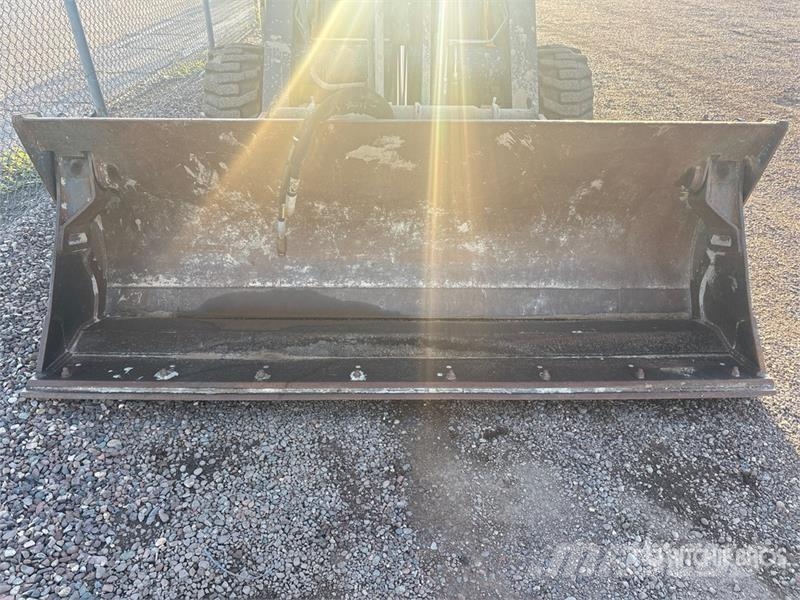 John Deere 210L EP 4x4 Landscape Loader 轮式装载机